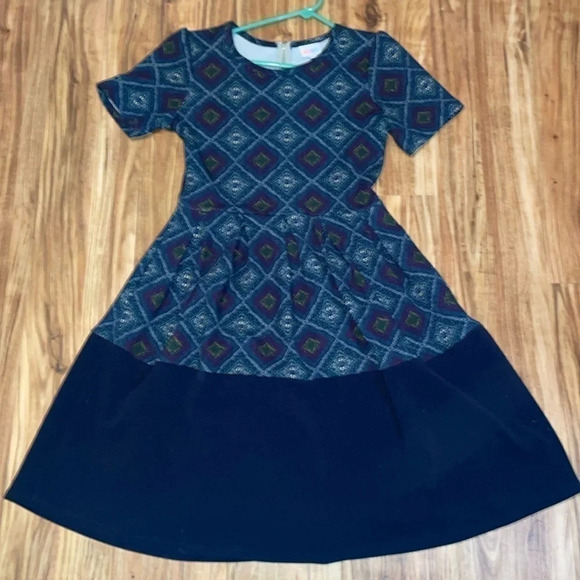 Lularoe women’s dress Medium 10 12 Amelia fit flare stretch pattern pockets blue - Picture 2 of 9